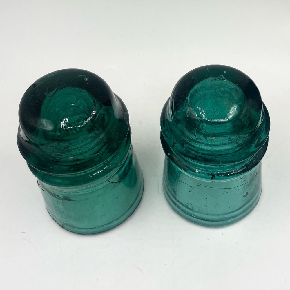 Set off 2 Brookfield Glass Insulators 4" Tall Blue Green Great Condition - Picture 3 of 4